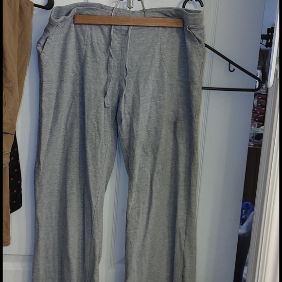 2 sweats, 1 vest, 1 night gown, 1 pair of slacks - Picture 10 of 12